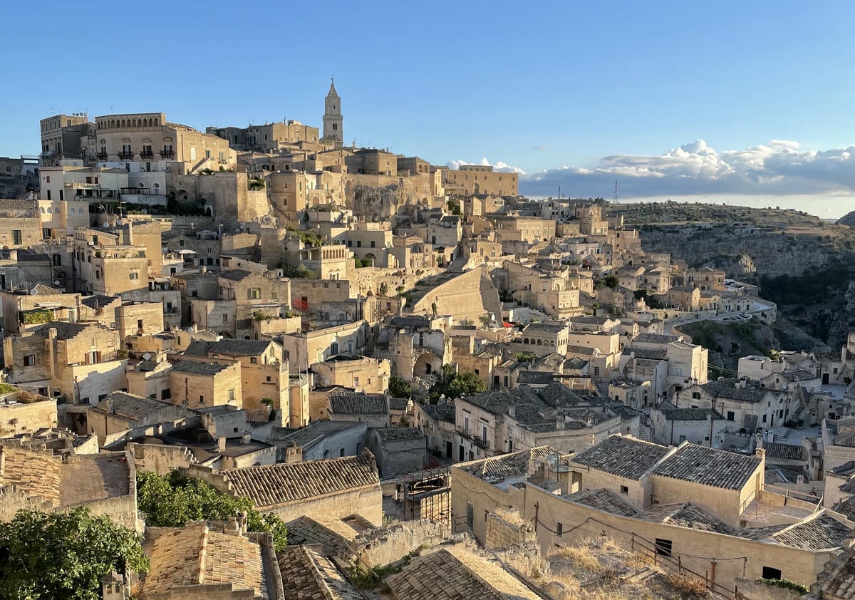 Vista all'alba sui Sassi di Matera dal Belvedere di Piazzetta Pascoli
